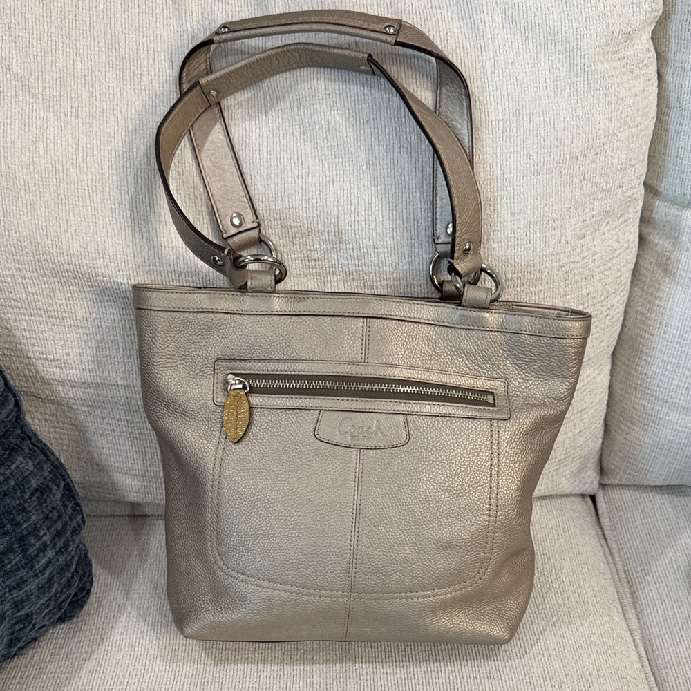 Leather Tote Bag in metallic gold EXCELLENT CONDITION